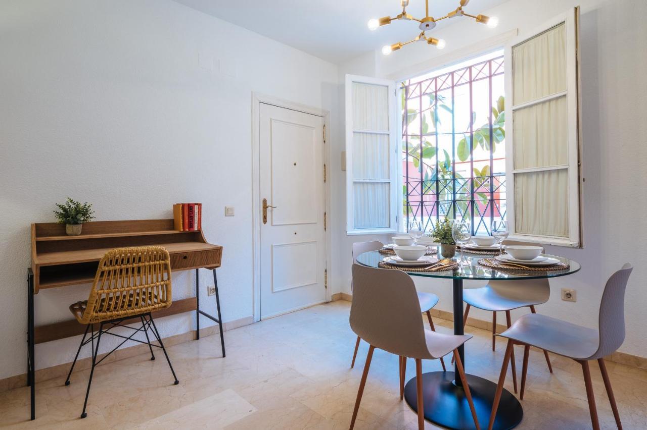 Lirio Suite Apartment - Private Parking Included Sevilla Exteriér fotografie