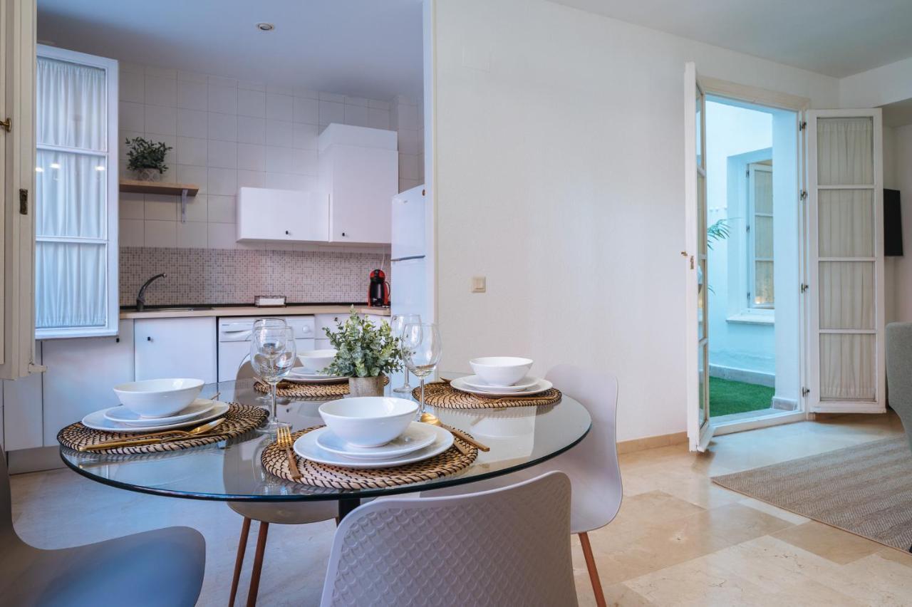 Lirio Suite Apartment - Private Parking Included Sevilla Exteriér fotografie