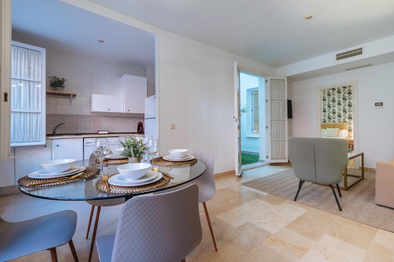 Lirio Suite Apartment - Private Parking Included Sevilla Exteriér fotografie