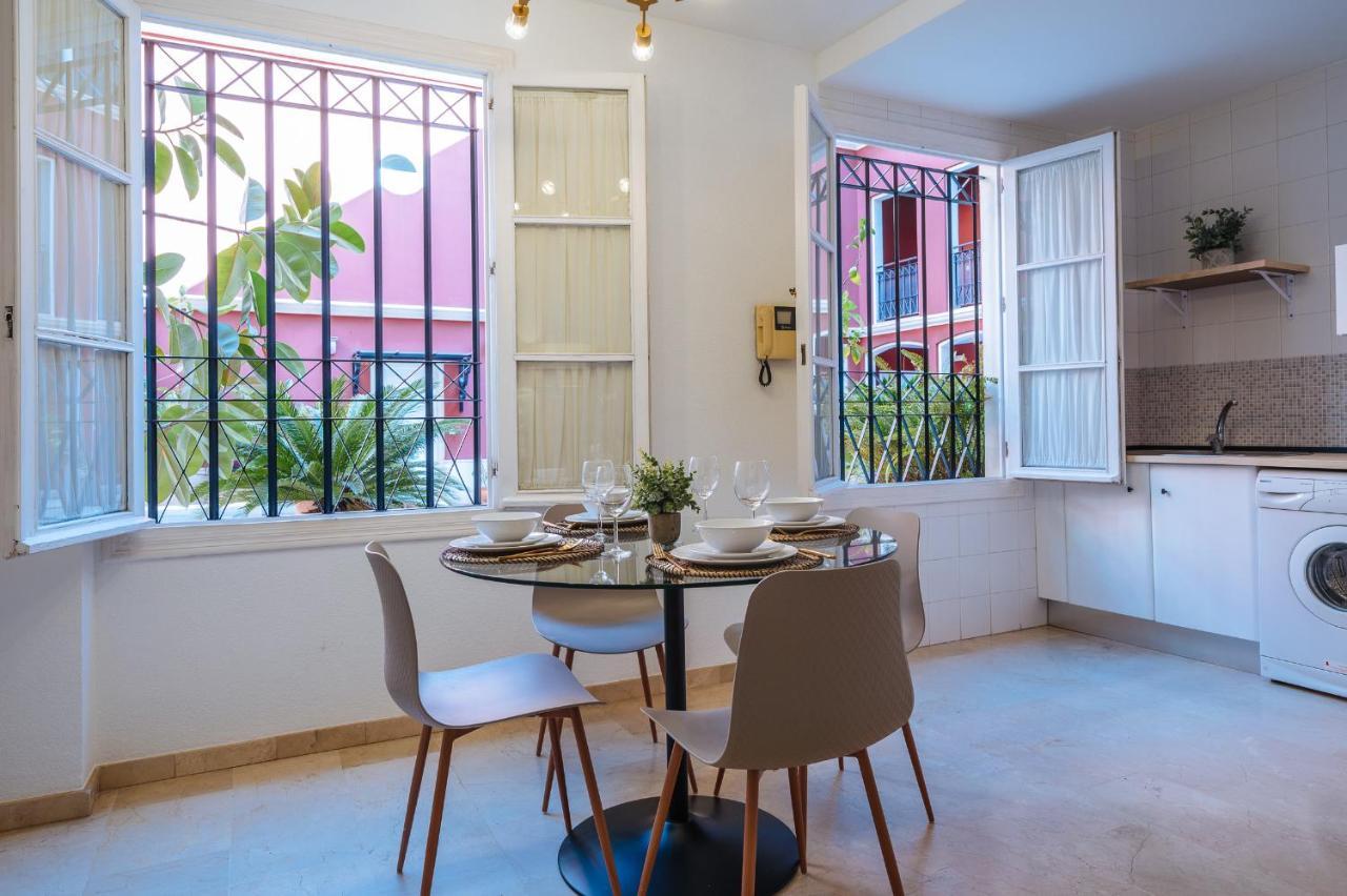 Lirio Suite Apartment - Private Parking Included Sevilla Exteriér fotografie
