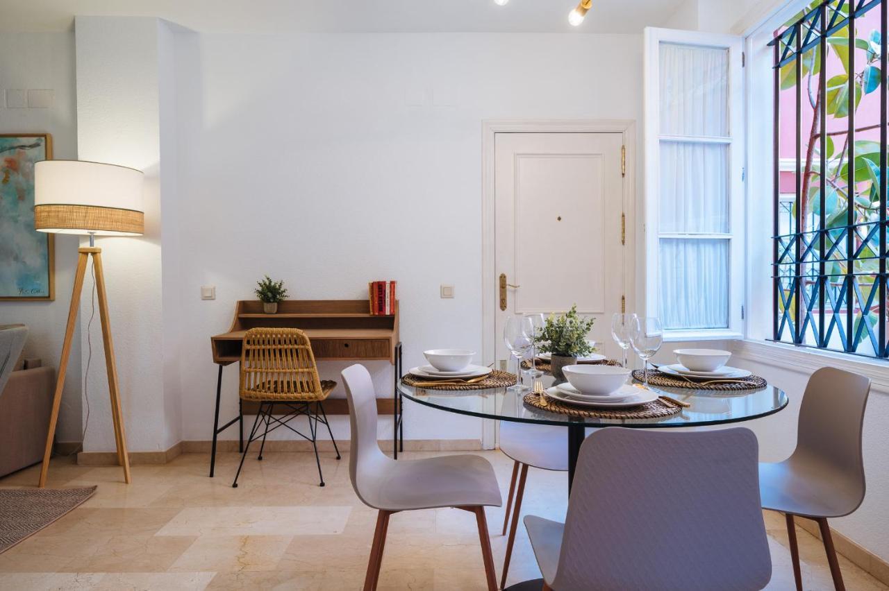 Lirio Suite Apartment - Private Parking Included Sevilla Exteriér fotografie
